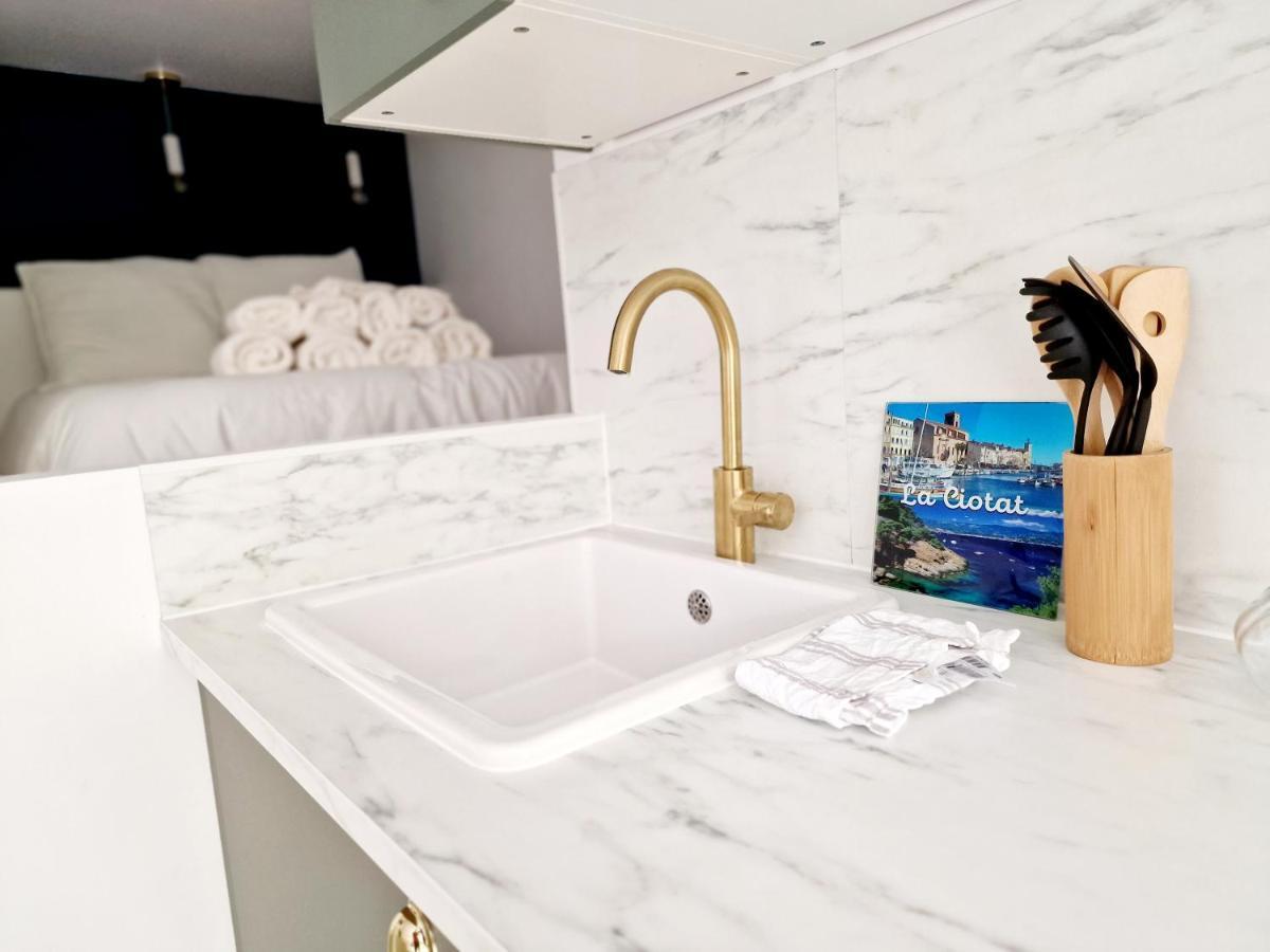 Studio Au Bas Des Cretes En Bas De Villa A La Ciotat Proche De La Mer Et De Marseille Bagian luar foto